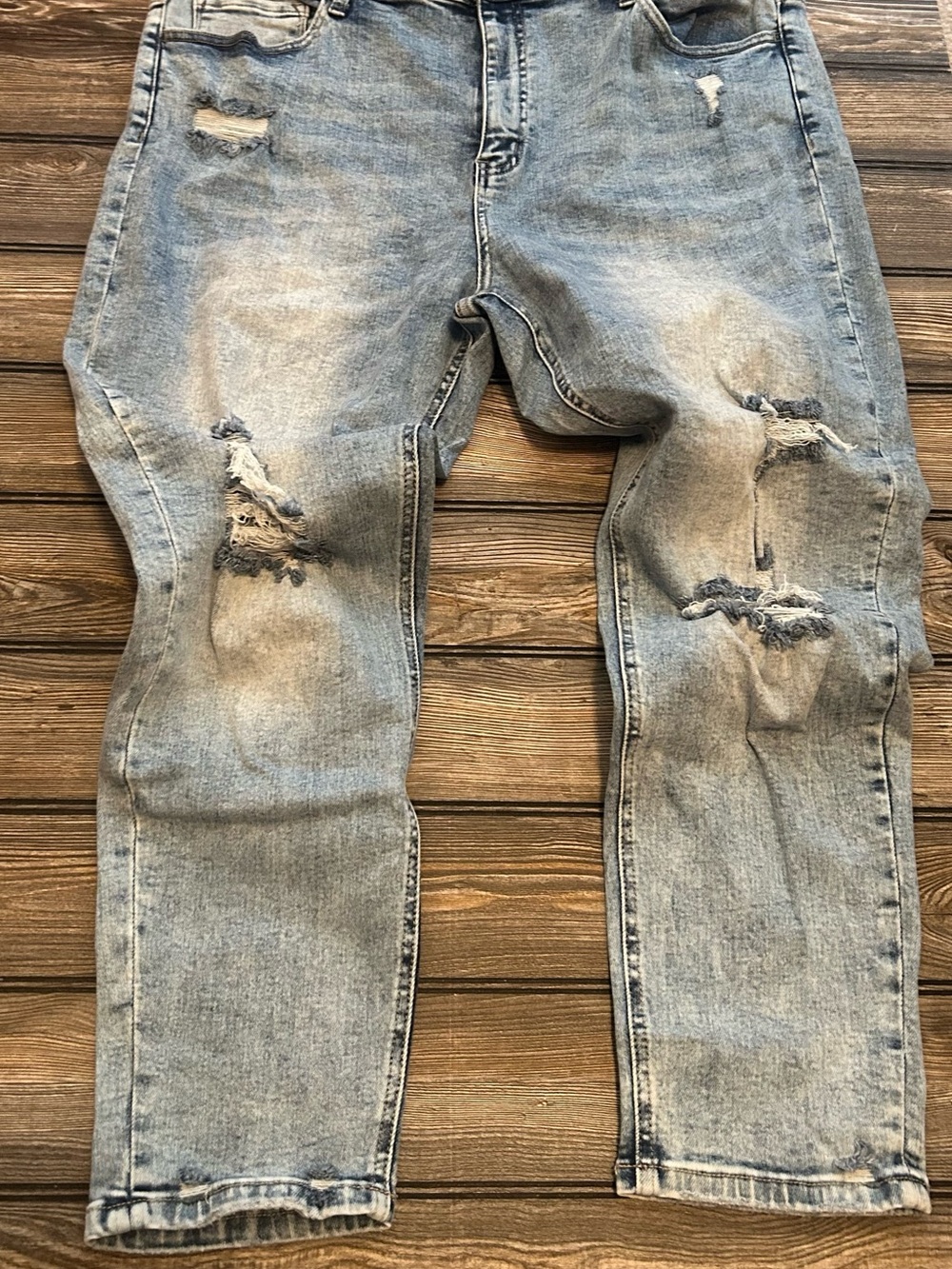 Light Blue Distressed Vervet Jeans - Casual Slim Fit